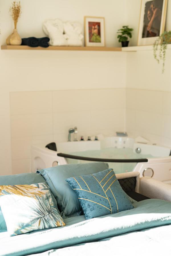 Capsule Nature & Photos - Jacuzzi - Netflix & Home Cinema - Ps5 & Jeu Thun-Saint-Martin Extérieur photo